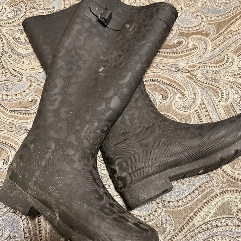 Hunter Black Leopard Print Women's Boots - Picture 2 of 4